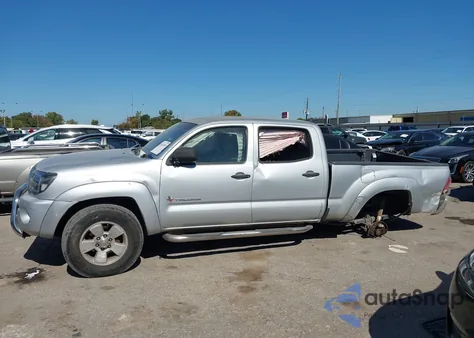 2010 Toyota Tacoma Prerunner V6 z USA, uszkodzony, nr VIN 3TMKU4HN5AM026256